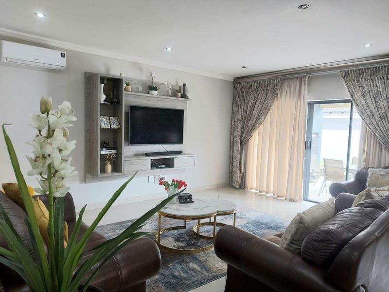 House For Sale in Savannah Country Estate - Photo 5