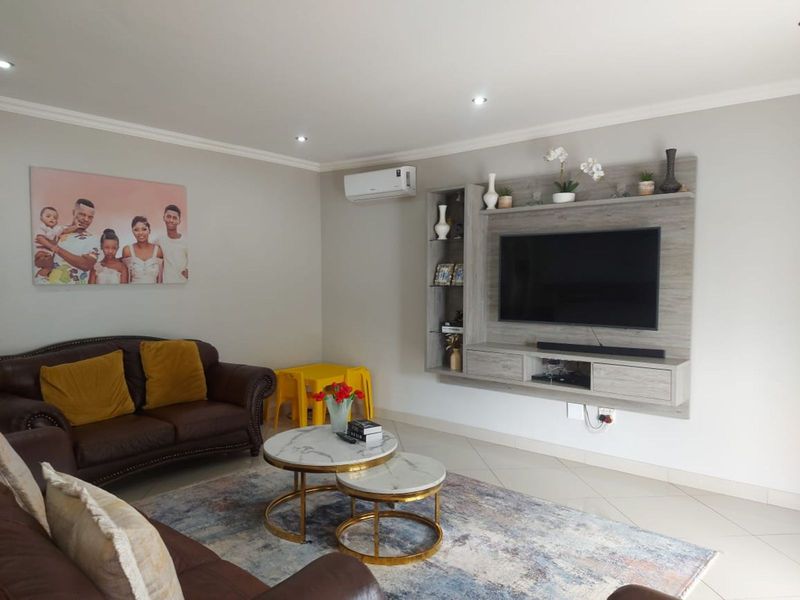 House For Sale in Savannah Country Estate - Photo 4