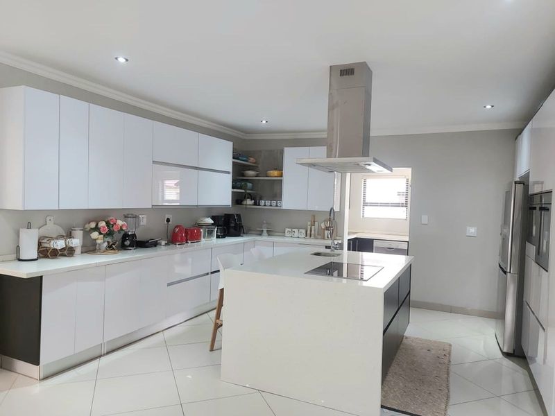 House For Sale in Savannah Country Estate - Photo 8