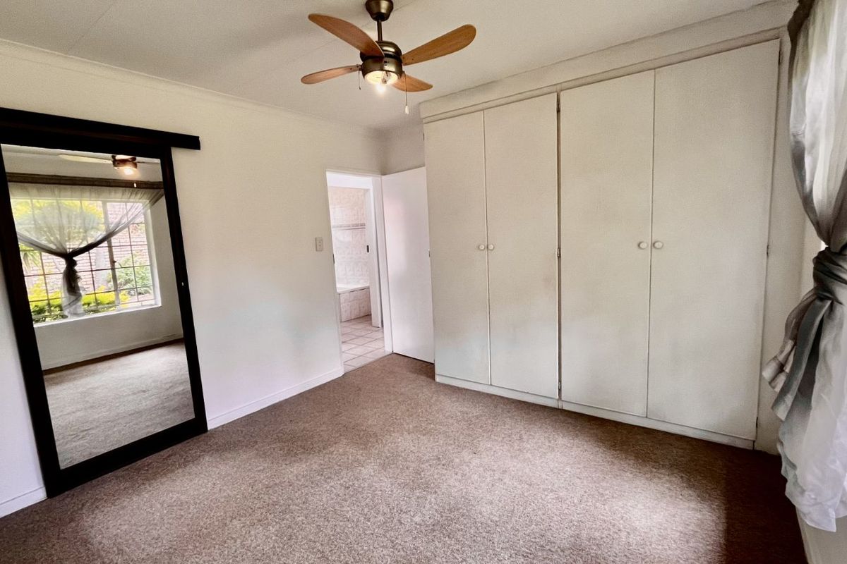 Townhouse For Sale in Faerie Glen - Photo 3