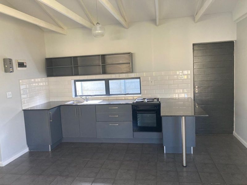 Townhouse For Sale in Parsonsvlei - Photo 4