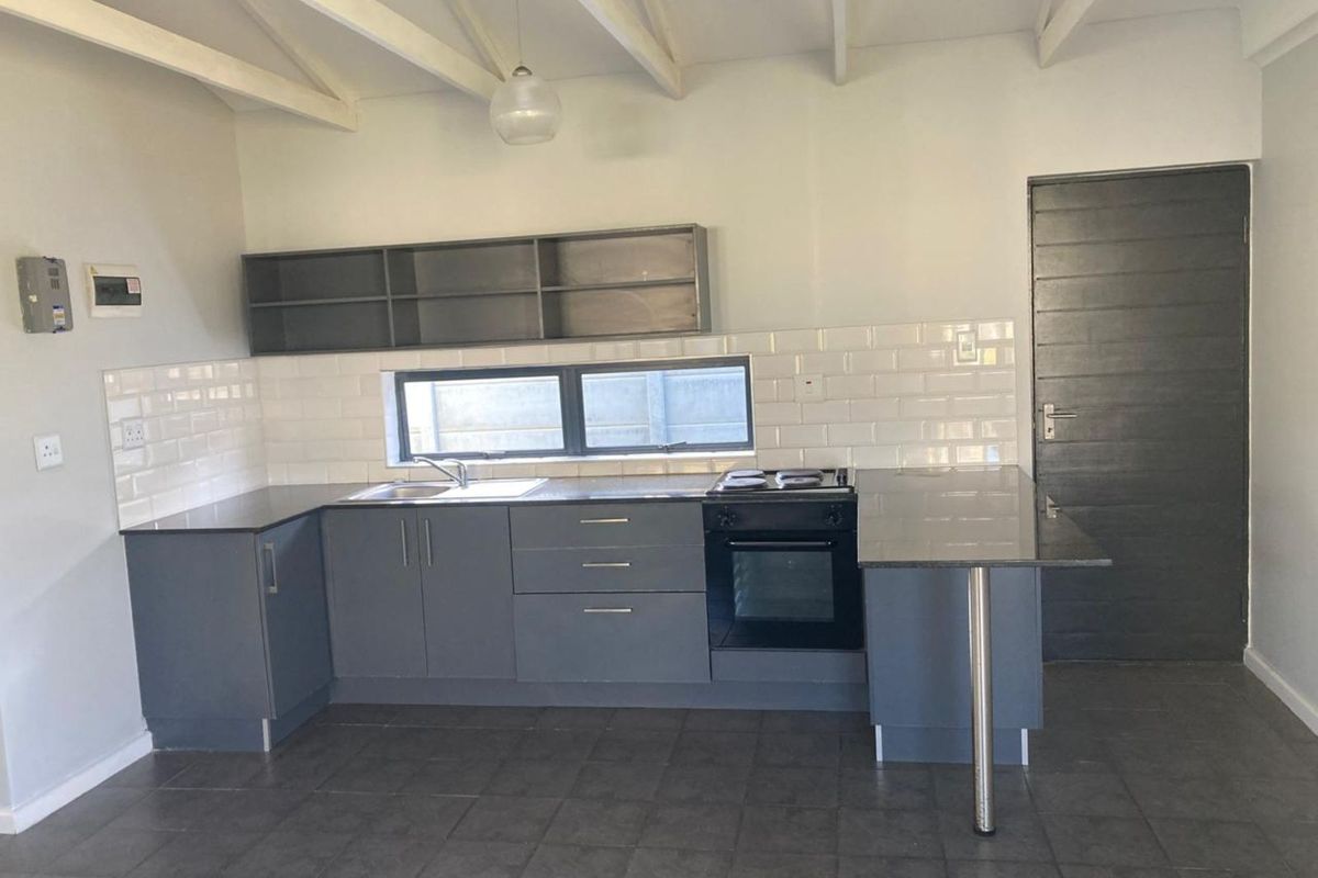 Townhouse For Sale in Parsonsvlei - Photo 4