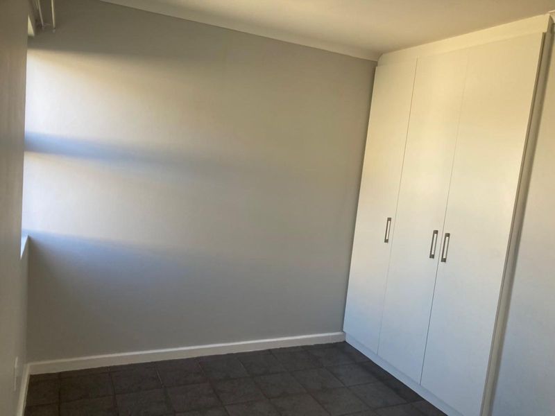 Townhouse For Sale in Parsonsvlei - Photo 5