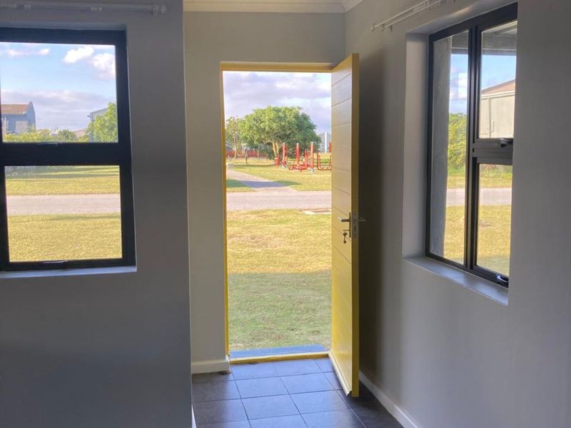 Townhouse For Sale in Parsonsvlei - Photo 2