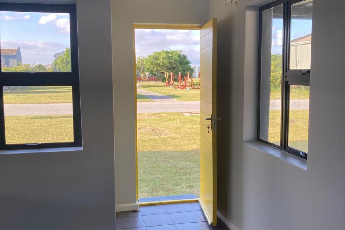 Townhouse For Sale in Parsonsvlei - Photo 2