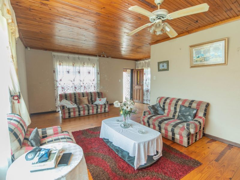 House For Sale in Heath Park - Photo 8