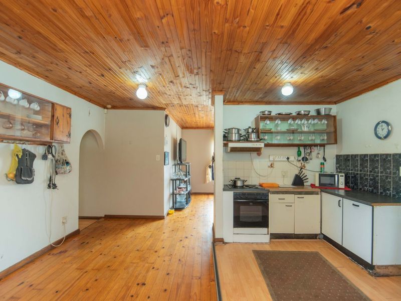 House For Sale in Heath Park - Photo 10