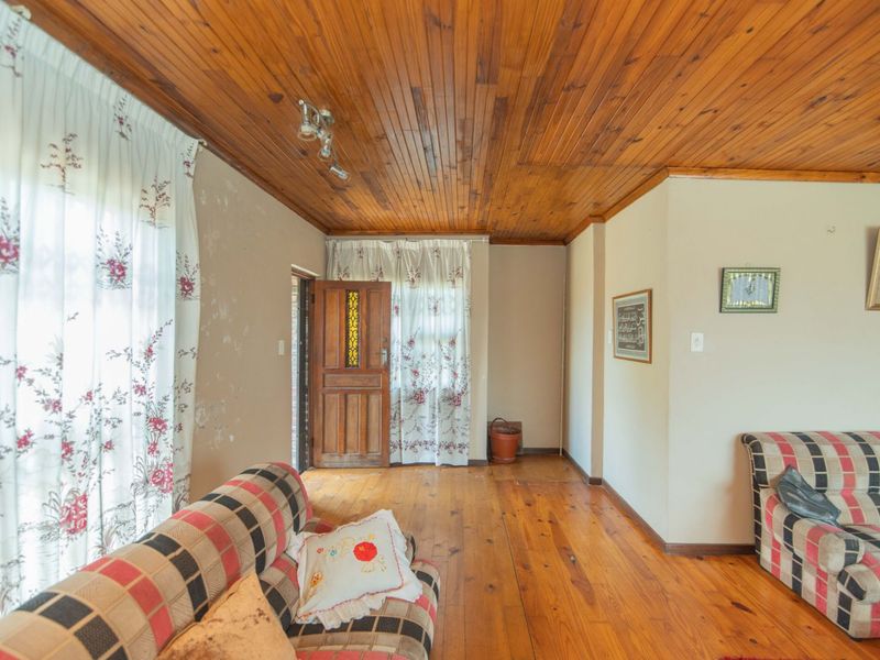 House For Sale in Heath Park - Photo 4