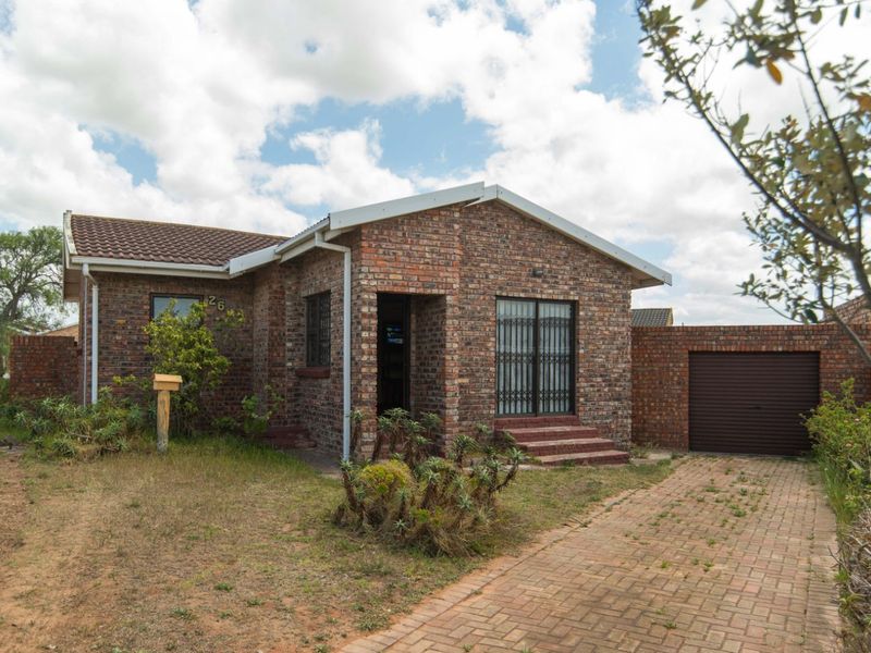 House For Sale in Heath Park - Photo 3