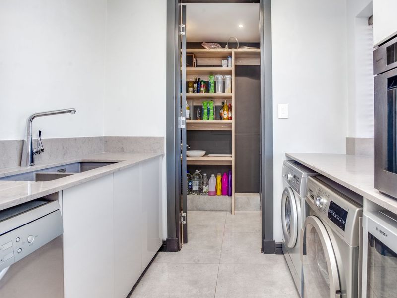 Apartment For Sale in Morningside - Photo 9