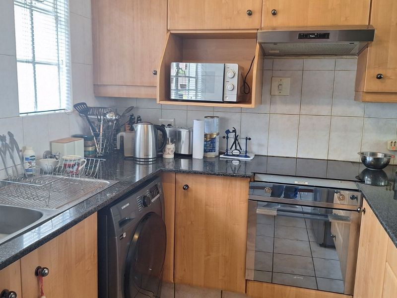 Townhouse For Sale in Sterrewag - Photo 2