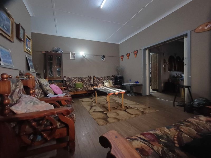 House For Sale in Stilfontein Central - Photo 4