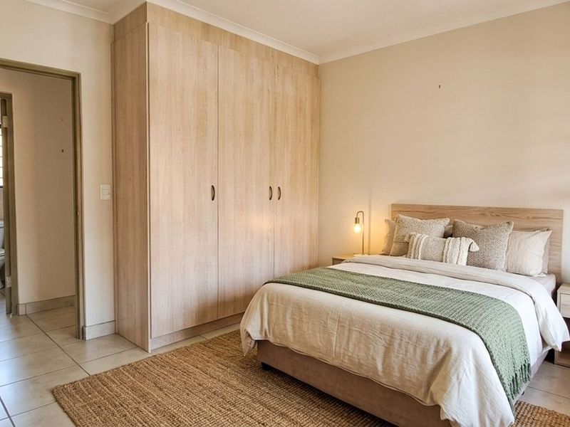 Townhouse For Sale in Eldoraigne - Photo 6