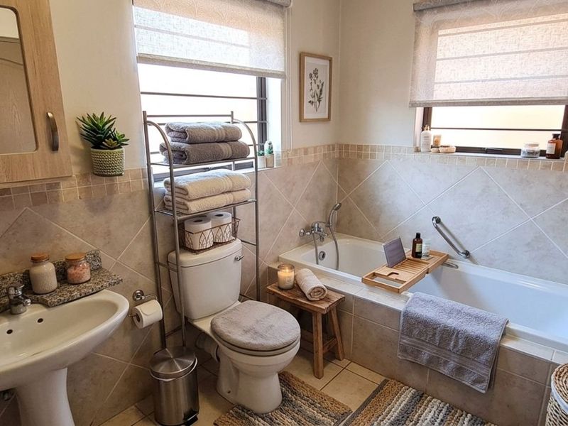 Townhouse For Sale in Eldoraigne - Photo 7