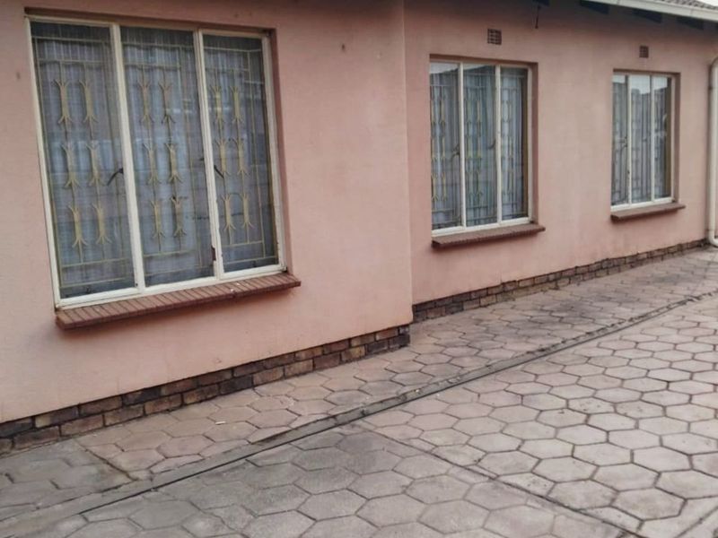 House For Sale in Mamelodi East - Photo 1