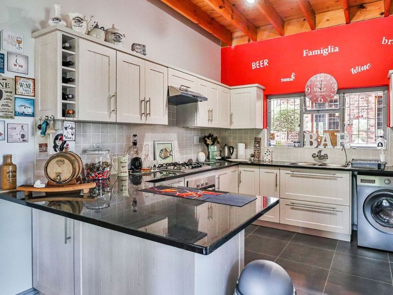House For Sale in Montagu Central - Photo 10