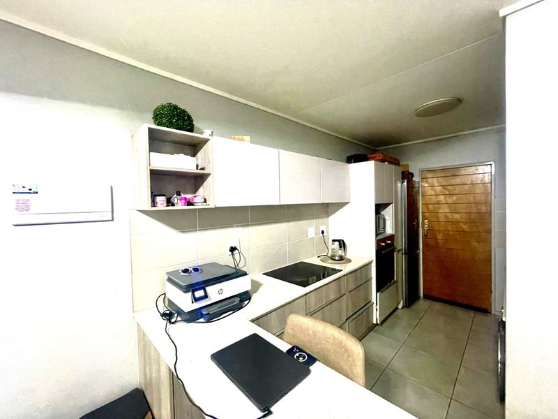 Apartment For Sale in Amberfield - Photo 7