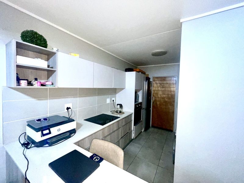 Apartment For Sale in Amberfield - Photo 4