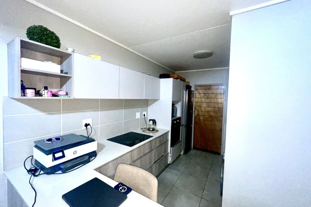 Apartment For Sale in Amberfield - Photo 4