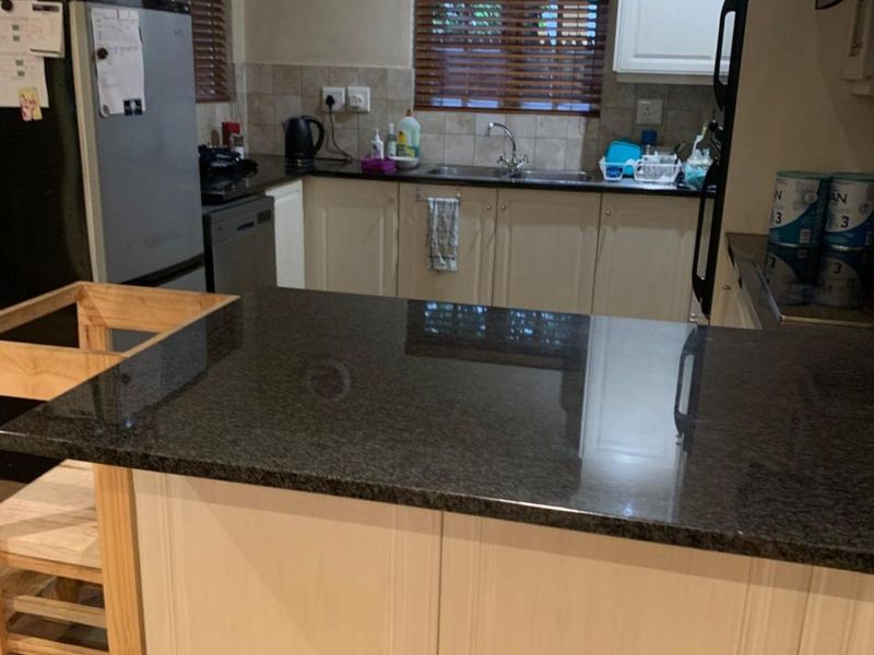 Apartment For Sale in Oaklands - Photo 6