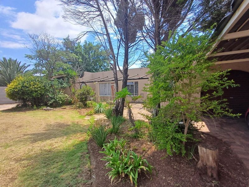 House For Sale in Orkney Park - Photo 2