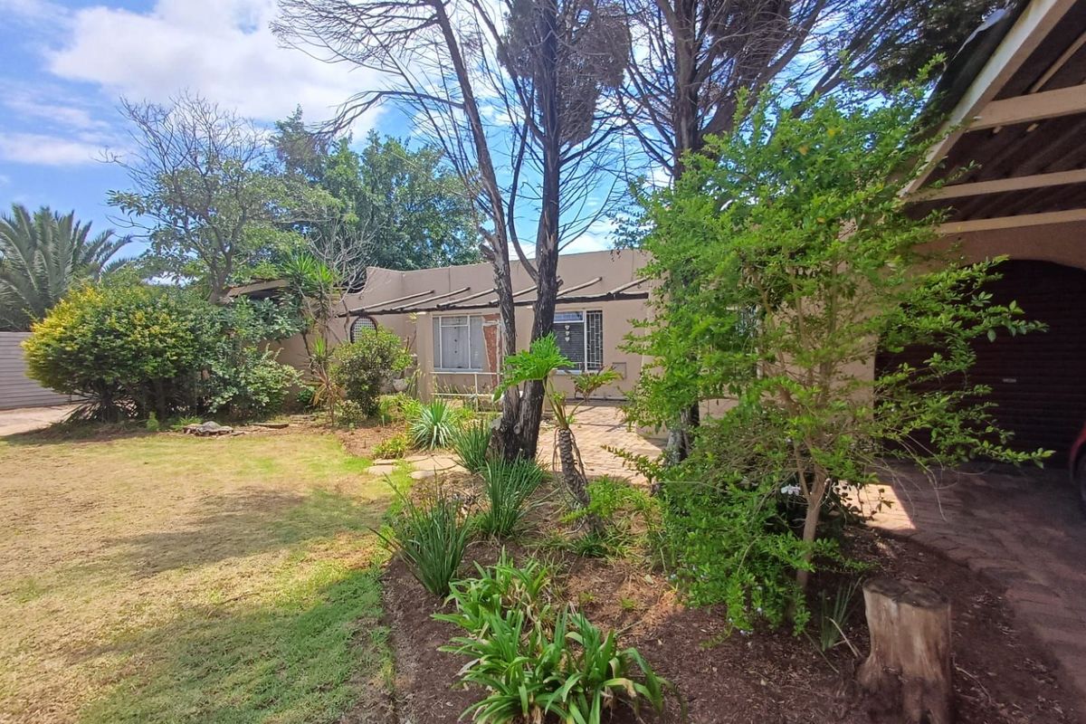 House For Sale in Orkney Park - Photo 2