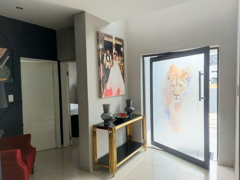 House For Sale in Savannah Country Estate - Photo 2