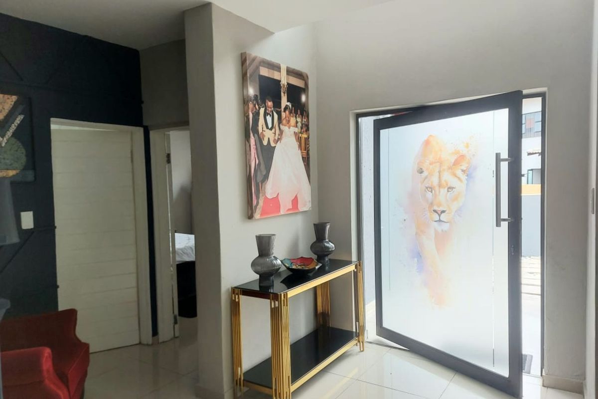 House For Sale in Savannah Country Estate - Photo 2