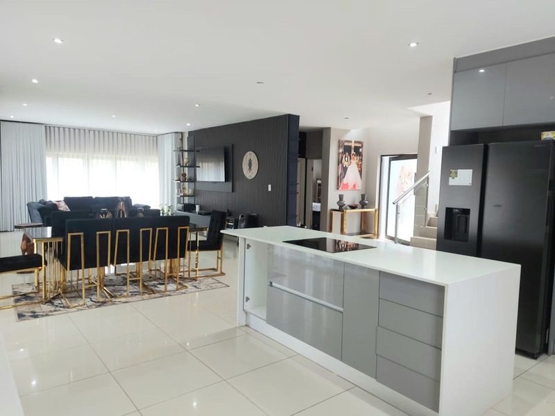 House For Sale in Savannah Country Estate - Photo 4