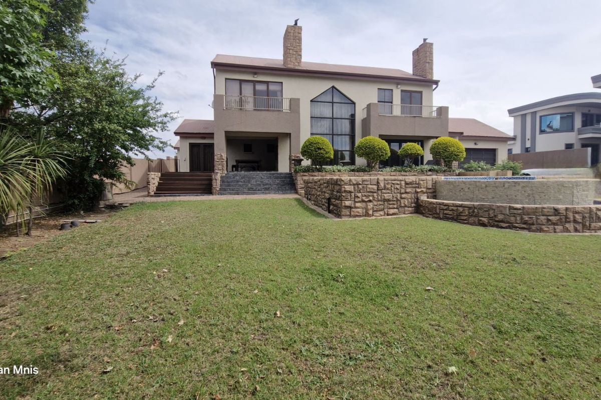 House For Sale in Bankenveld - Photo 2