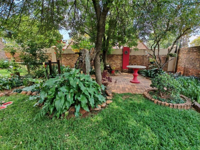 House For Sale in Eldoraigne - Photo 10