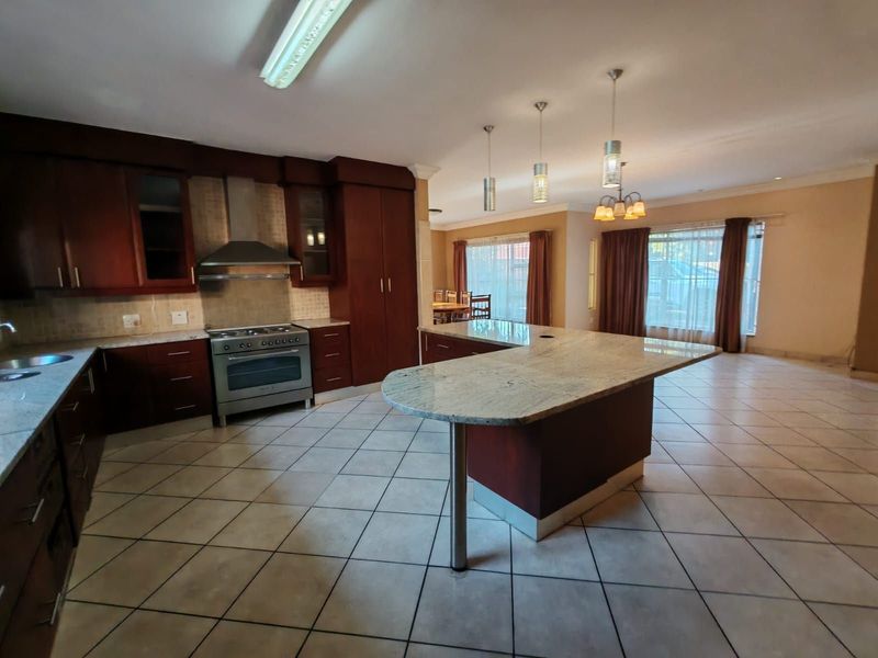 House For Sale in Eldoraigne - Photo 5