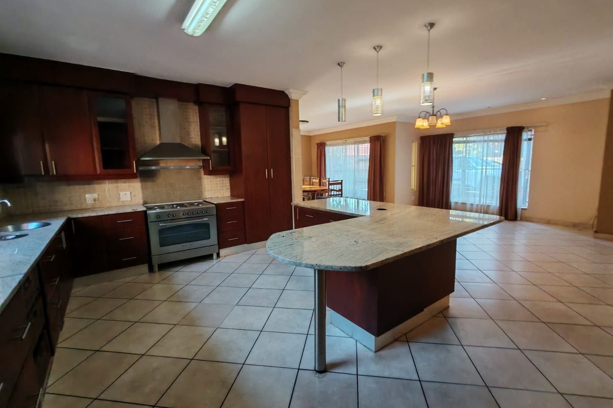 House For Sale in Eldoraigne - Photo 5