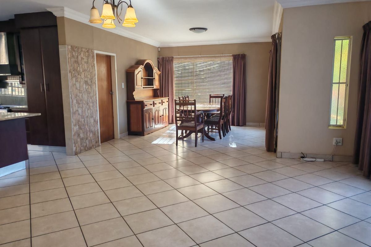 House For Sale in Eldoraigne - Photo 3