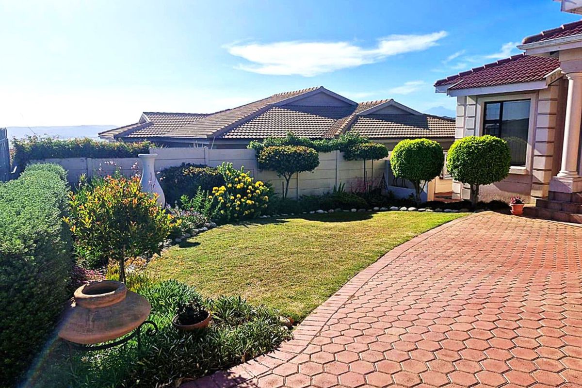 House For Sale in Reebok - Photo 2