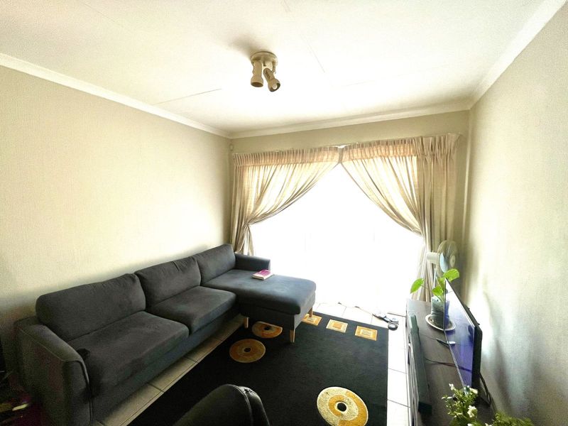 Townhouse For Sale in Heuwelsig Estate - Photo 10
