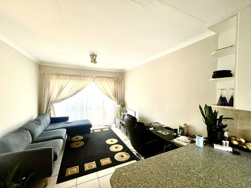 Townhouse For Sale in Heuwelsig Estate - Photo 8