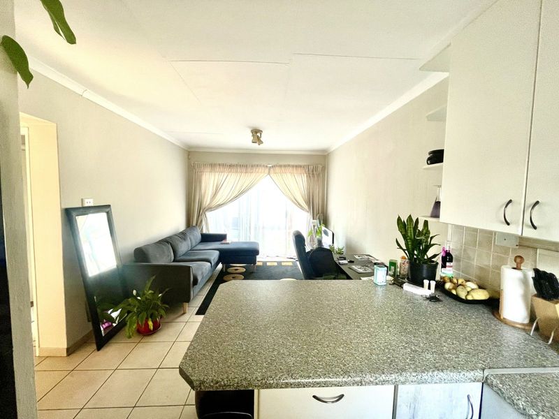 Townhouse For Sale in Heuwelsig Estate - Photo 7