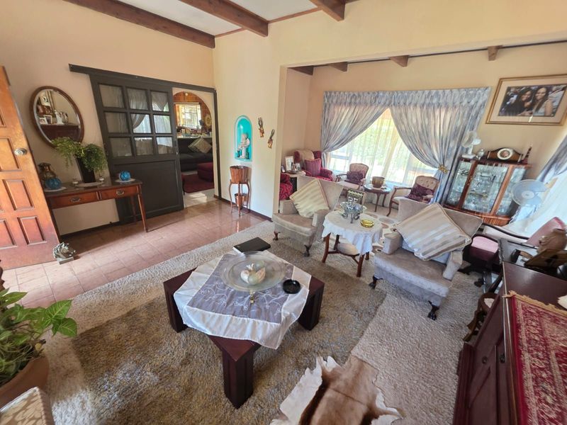 House For Sale in Hillcrest - Photo 4