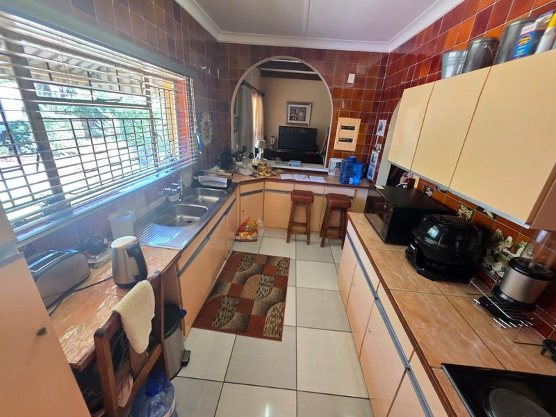 House For Sale in Hillcrest - Photo 10