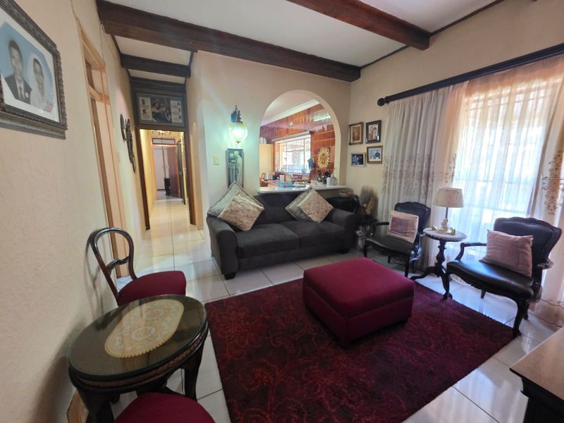 House For Sale in Hillcrest - Photo 7