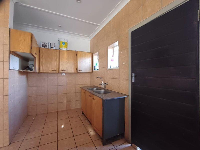 House For Sale in Stilfontein Ext 4 - Photo 9