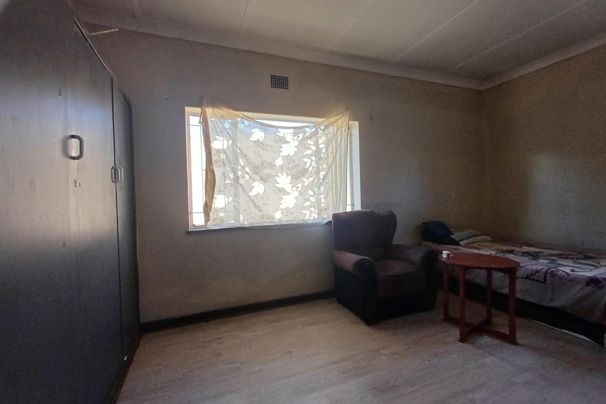 House For Sale in Stilfontein Ext 4 - Photo 5