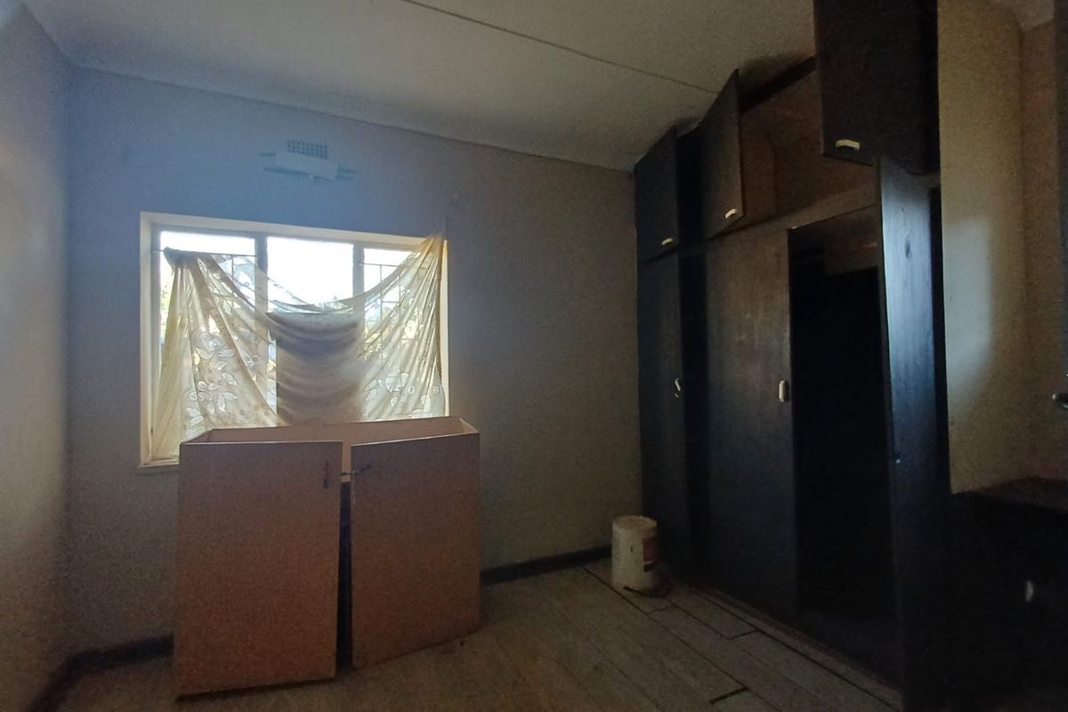 House For Sale in Stilfontein Ext 4 - Photo 4