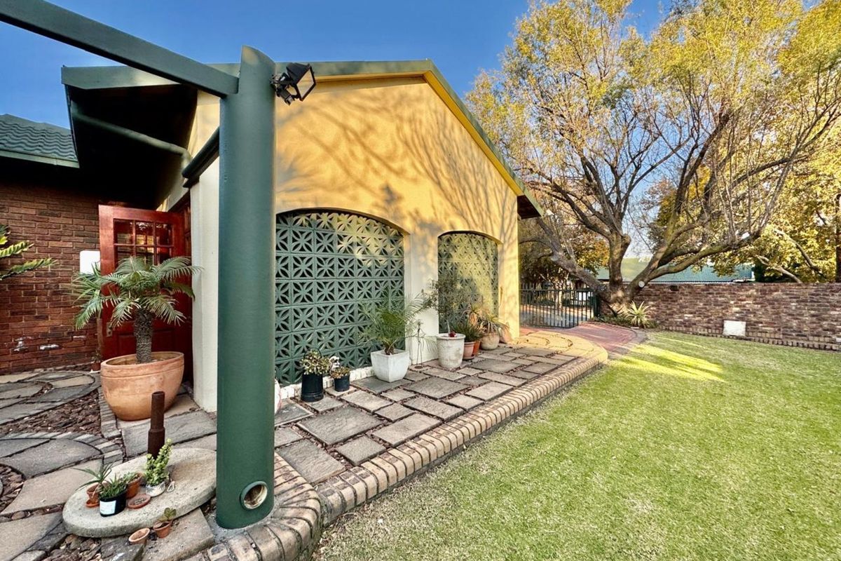 House For Sale in Secunda Central - Photo 2