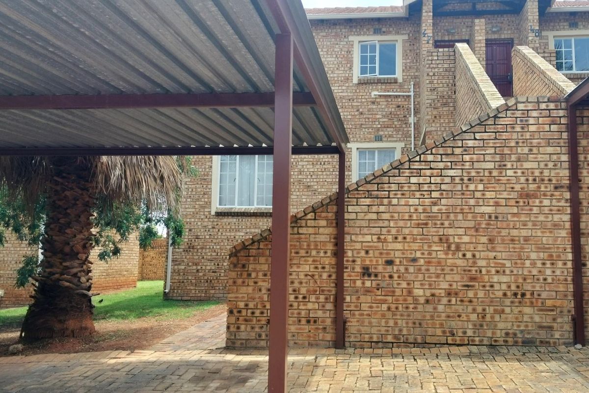 Apartment For Sale in Strubensvallei - Photo 2