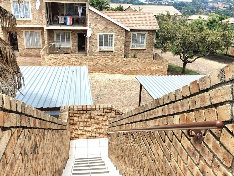 Apartment For Sale in Strubensvallei - Photo 3