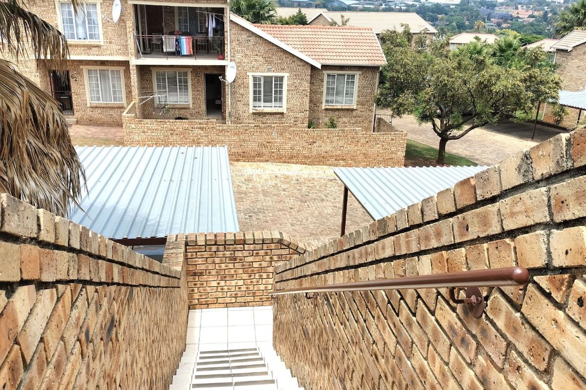 Apartment For Sale in Strubensvallei - Photo 3