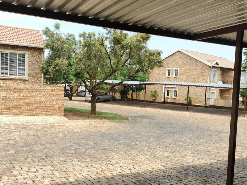 Apartment For Sale in Strubensvallei - Photo 5