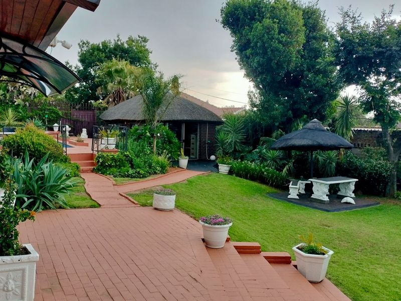 House For Sale in Rant En Dal - Photo 2